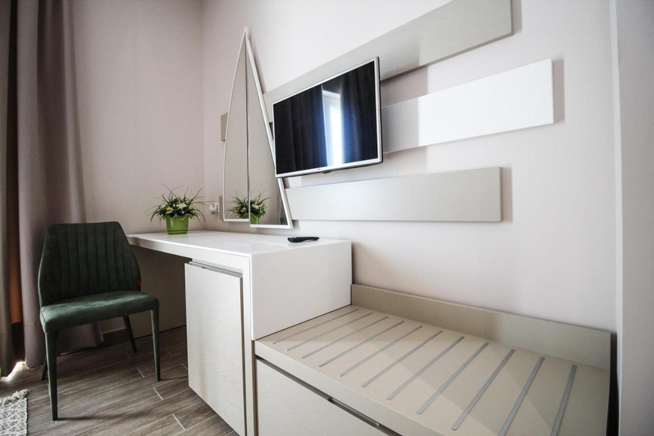 Hotel Kristera Vlorë 외부 사진