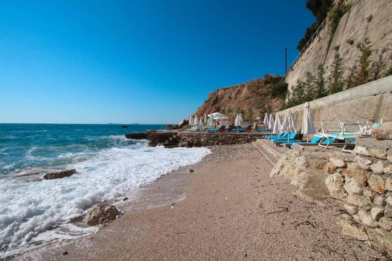 Hotel Kristera Vlorë 외부 사진